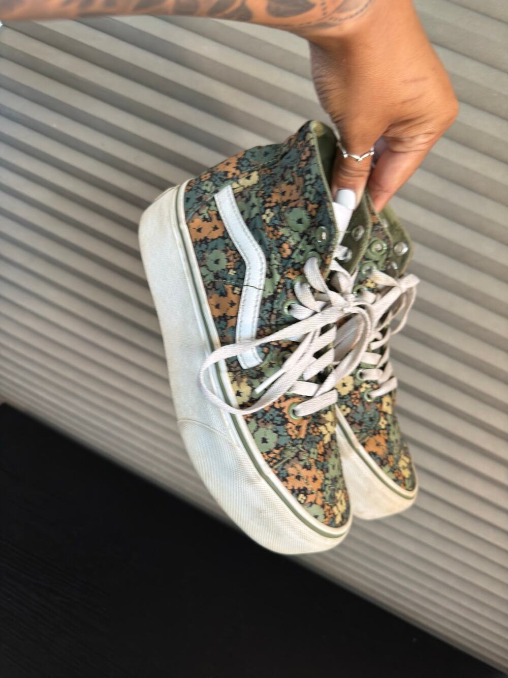 Vans Sk8-Hi Platform Floral Canvas Sneakers Women’s 7 Men’s 5.5 EU 37